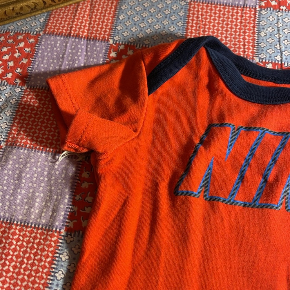 Nike. Short sleeve onesie. 0-3 months. Turquoise and Tangerine. - Picture 3 of 7